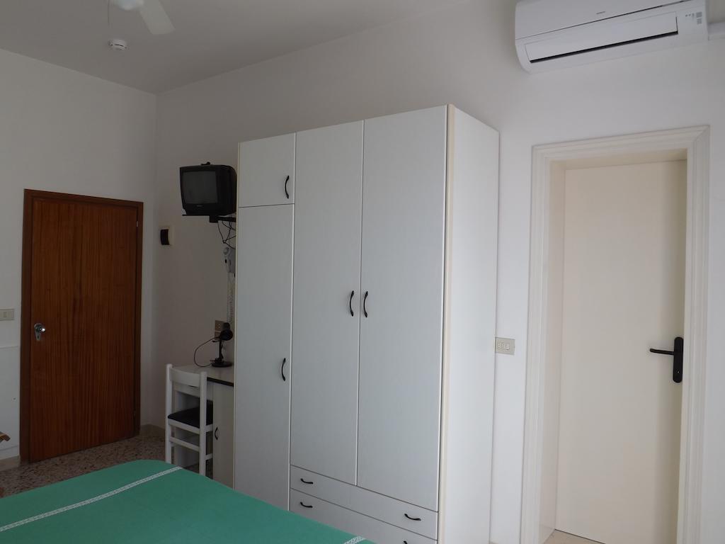 Hotel Villa Domiziana ริมินี ภายนอก รูปภาพ