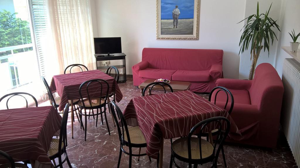 Hotel Villa Domiziana ริมินี ภายนอก รูปภาพ